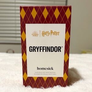 Homesick Scented Candle Gryffindor, 13.75 oz